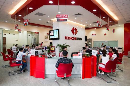 Techcombank lập kỷ lục lợi nhuận 2025 với 33.500 tỷ đồng, CASA vượt 40%