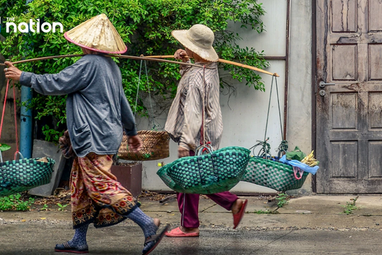 Nền kinh tế lớn thứ 2 Đông Nam Á lung lay: 40 triệu lao động mắc kẹt với công việc lương thấp, thiếu an toàn và không có bảo hiểm y tế