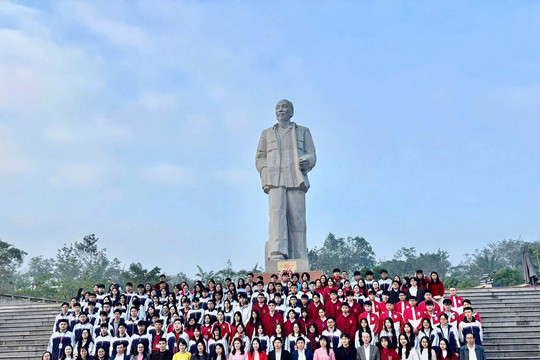 Ngôi trường nổi tiếng 'đất học' giành 10 giải Nhất, có hơn 1.000 HSG quốc gia