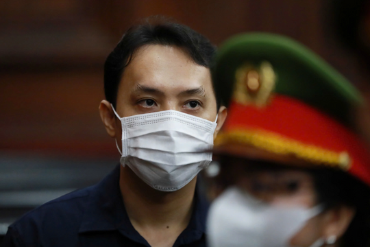 Đang ở tù vì kẹo Kera, Giám đốc Tập đoàn Chị Em Rọt đối diện nguy cơ bị hoãn xuất cảnh