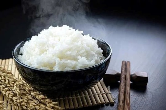 Cách ăn cơm buổi tối giúp đường huyết không tăng vọt