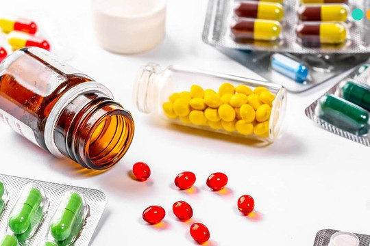 Tập đoàn Trung Quốc sắp chi 6.900 tỷ thâu tóm, ông lớn ngành dược báo lãi quý IV giảm mạnh hai chữ số