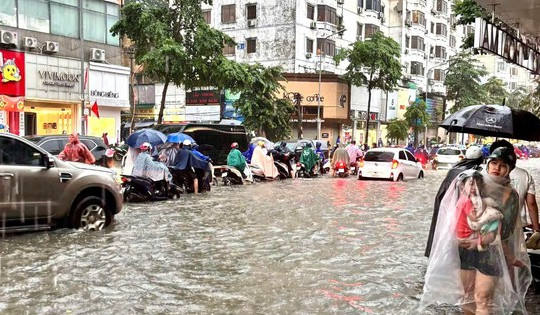 Làm việc với Bộ Xây dựng, Nhật Bản cam kết đồng hành giải quyết ngập úng đô thị tại Việt Nam