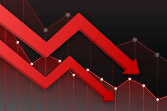 Cú 'đánh úp' bất ngờ vào cuối phiên khiến VN-Index rơi hơn 10 điểm, 33 mã nằm sàn