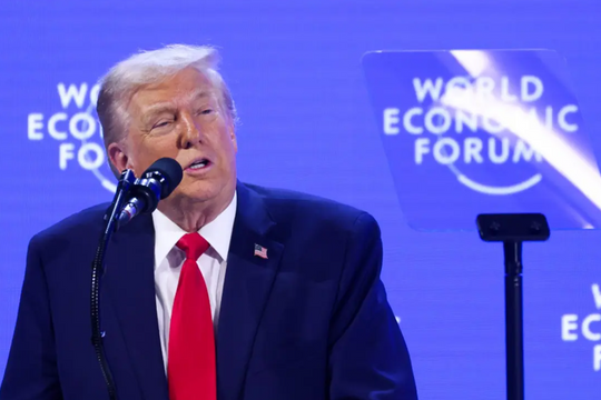 Ông Trump dọa ‘trả đũa mạnh’ nếu châu Âu bán tháo tài sản Mỹ