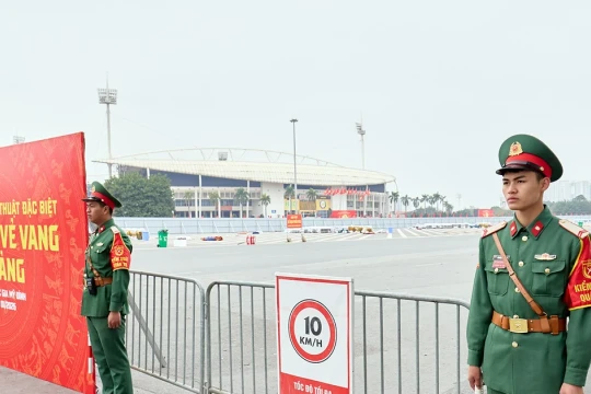 Bảo vệ nghiêm ngặt trận địa pháo hoa Mỹ Đình trước giờ khai hỏa