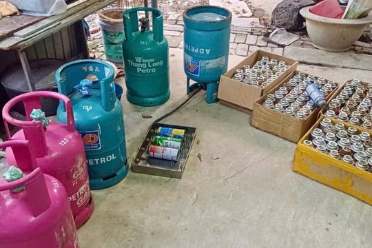 Thót tim trước cơ sở sang chiết gas lậu ngay giữa khu dân cư đông đúc