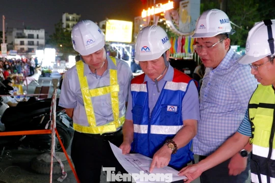 Xuyên đêm trên công trường dự án metro TPHCM hơn 55.000 tỷ đồng