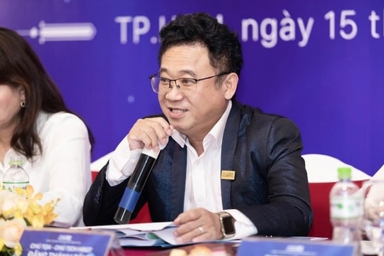 Saigontel của ông Đặng Thành Tâm bất ngờ tạm dừng kế hoạch huy động gần 1.500 tỷ đồng