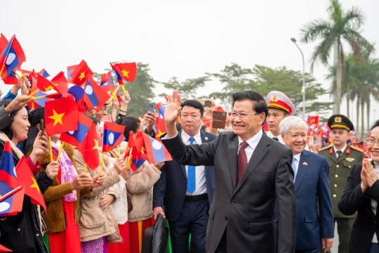 Lễ đón Tổng Bí thư, Chủ tịch nước Lào tại sân bay Nội Bài
