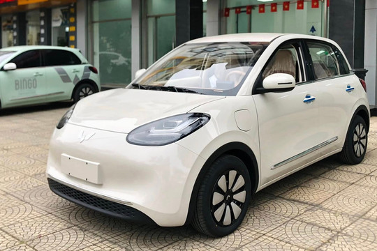 Xe điện giá dưới 400 triệu sắp khuấy đảo thị trường Việt: Có cần số như Mercedes, thêm cả camera 360