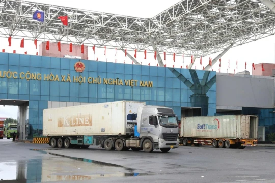 Thí điểm cửa khẩu thông minh Móng Cái - Đông Hưng