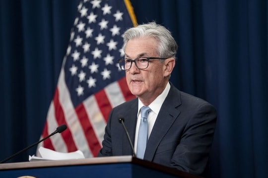 Fed tạm dừng hạ lãi suất, kinh tế Mỹ mạnh lên nhưng 'tín hiệu' lạm phát vẫn cảnh báo rủi ro