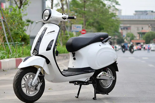 Mẫu xe máy điện phổ thông giá chỉ hơn 16 triệu, thiết kế sẽ khiến khách Việt trẻ thích mê: Động cơ 1.500WW, đi xa tới 85km/1 lần sạc, dễ dàng luồn lách phố đông