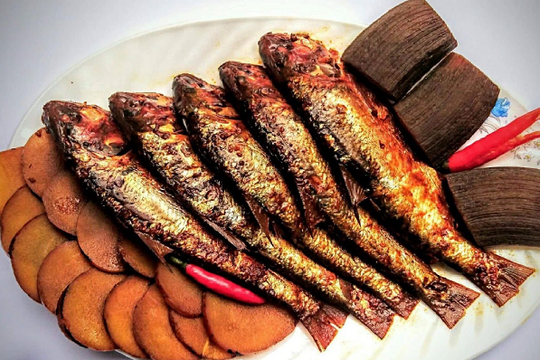 Loại cá rẻ bèo ở chợ Việt chứa lượng canxi 'gấp 3 lần sữa', nhiều người vẫn vô tình bỏ qua