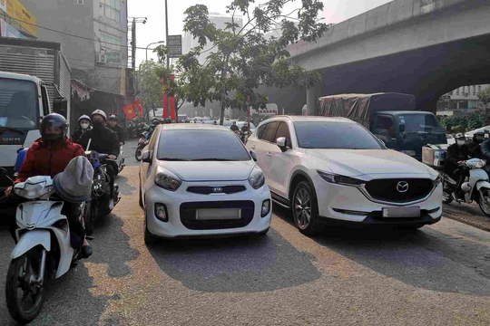 Ngay bây giờ, người đi xe máy nếu chở trẻ em theo cách này sẽ bị phạt lên đến 14 triệu, cần biết để chấp hành nghiêm chỉnh