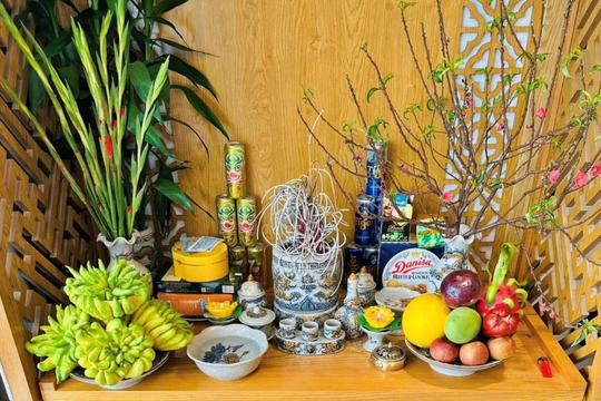 5 loài hoa nên trưng bàn thờ Tết để năm mới suôn sẻ, phát tài phát lộc