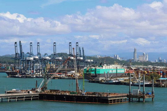 Tỷ phú Lý Gia Thành bị chặn đường bán cảng Panama, Trung Quốc nổi giận, đưa ra cảnh báo rắn