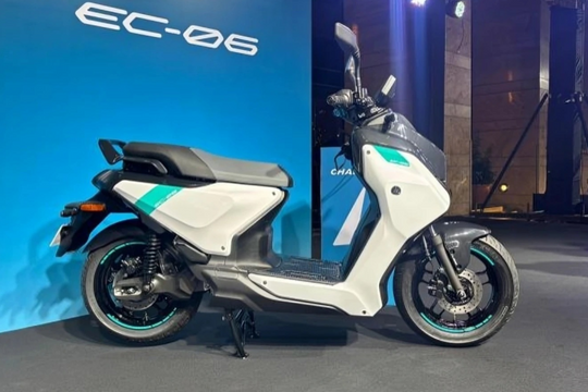 Nhanh chóng nhập cuộc, Yamaha bán mẫu xe máy điện sạc 1 lần đi được 169km: Thiết kế phái mạnh sẽ thích, động cơ IPMSM mạnh mẽ cùng 3 chế độ lái