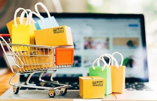 Giỏ quà Tết hóa 'giỏ rác', áo dài 700.000 như hàng mã: Nỗi ám ảnh mua sắm online ngày cận Tết