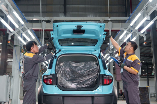 VinFast tuyển 2.000 nhân sự tại quê nhà tỷ phú Phạm Nhật Vượng: Cơ hội việc làm thu nhập tới 18 triệu đồng