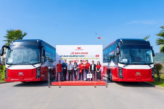 Hãng xe Việt Kim Long Motor bàn giao lô xe bus chất lượng cao cho doanh nghiệp Đà Nẵng ngay cận Tết 2026