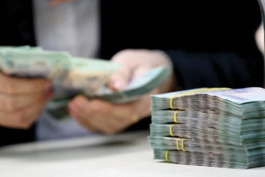 Ngân hàng dồn dập rao bán nợ trước Tết