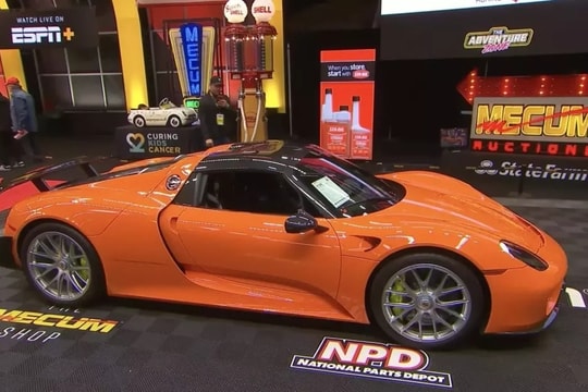 Vua cà phê Đặng Lê Nguyên Vũ chắc không ngờ tới: Porsche 918 Spyder vừa lập kỷ lục 140 tỷ, phá đỉnh đấu giá thế giới