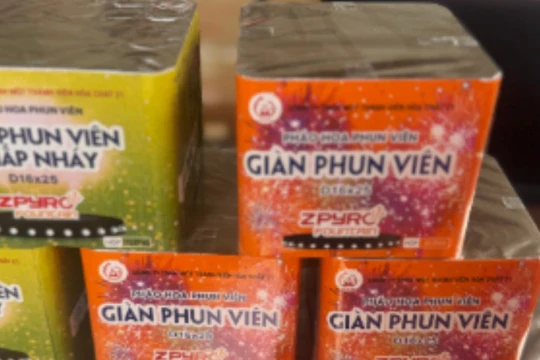 Pháo hoa Tết: Loạn giá, trắng hóa đơn