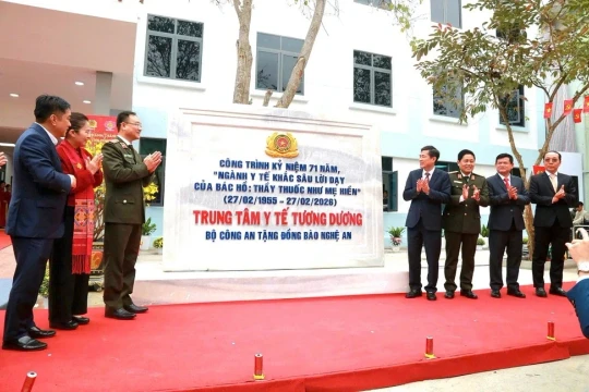 Chính thức khánh thành một Trung tâm Y tế và một trường học tại vùng biên giới do Bộ Công an xây dựng