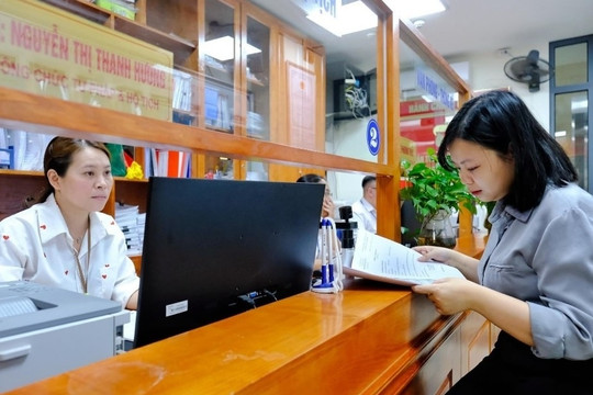Quy định mới nhất về bằng cấp đối với cán bộ, công chức, viên chức: Tốt nghiệp hệ tại chức, vừa làm vừa học có đủ đáp ứng không?