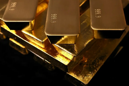 Giá vàng hôm nay 10/2: Rơi sát mốc 5.000 USD/oz, thị trường nín thở chờ đợi loạt dữ liệu kinh tế