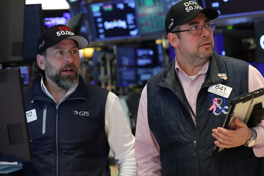 Dow Jones vượt mốc lịch sử, Phố Wall chờ dữ liệu kinh tế then chốt