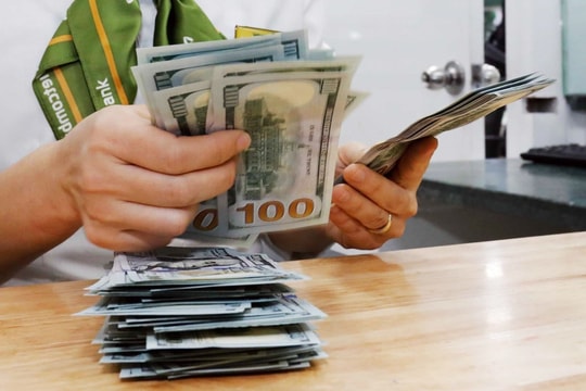 Tỷ giá USD hôm nay 11/2: Giá USD ngân hàng biến động trái chiều