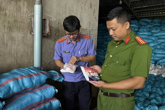 Khởi tố Giám đốc Văn Thị Ơn, 68 tuổi vì bán hàng nghìn tấn muối i-ốt giả