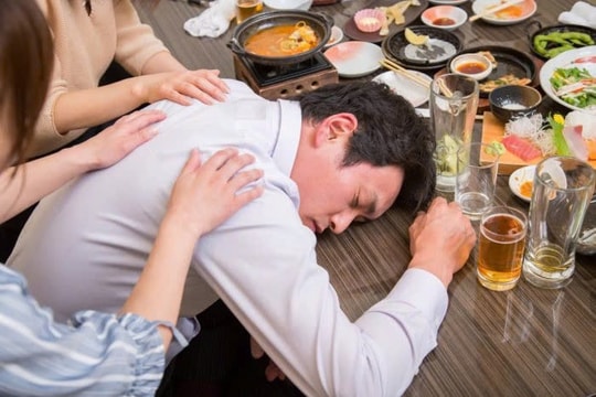 Uống 'thuốc giải rượu' trước khi nhậu giúp bảo vệ gan: Chuyên gia nói gì?