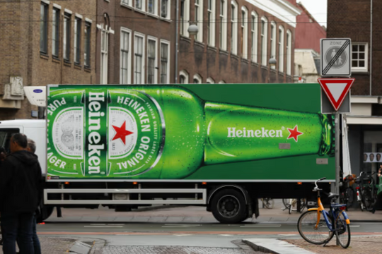 Nhà sản xuất bia lớn thứ hai thế giới Heineken cắt giảm 6.000 nhân sự , ‘mỏi mắt’ tìm sếp mới thay CEO từ chức