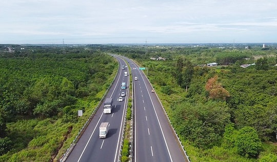 Bổ sung mức thu phí tại tuyến cao tốc dài 55km kết nối hai tỉnh, thành giàu nhất Việt Nam