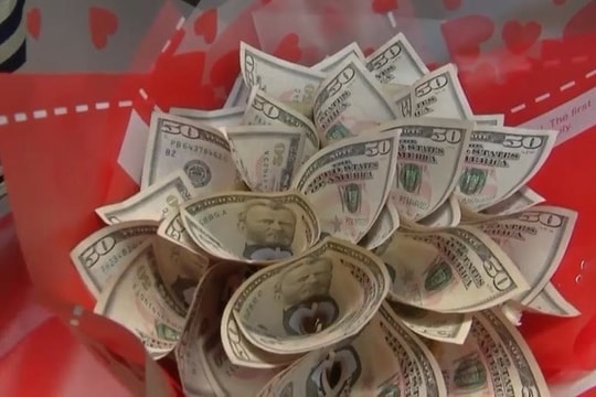 Hoa 'đồng tiền' soán ngôi hoa hồng, đắt hàng dịp Valentine
