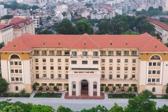 Trường ĐH Y Hà Nội ra thông báo mới, sĩ tử đang học khối C00 bị ảnh hưởng lớn nhất, hàng loạt tổ hợp lần đầu có trong kì tuyển sinh 2026