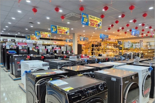 Xả hàng tới 60% trước Tết Bính Ngọ, một mặt hàng giảm kịch sàn vẫn ế