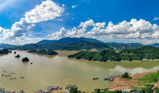 Hồ nước nhân tạo lớn nhất Việt Nam dài 230km, có nhà máy thủy điện lớn nhất Đông Nam Á
