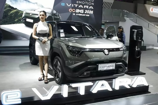 Không chạy đua xe rẻ: Suzuki tung SUV điện với 7 túi khí, ADAS đầy đủ, công suất 174 mã lực