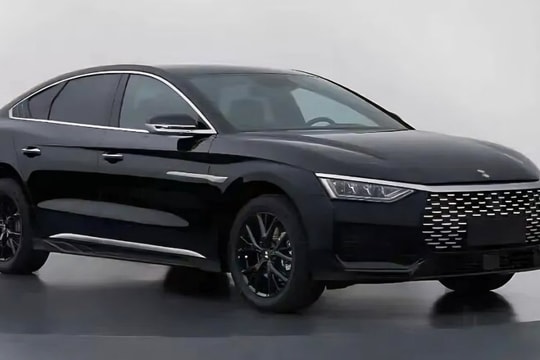 BYD bán mẫu sedan dành cho dân chạy dịch vụ chỉ từ 340 triệu: Thiết kế sắc sảo, tay nắm cửa truyền thống, pin chống cháy và chạy xa tới 600km/1 lần sạc