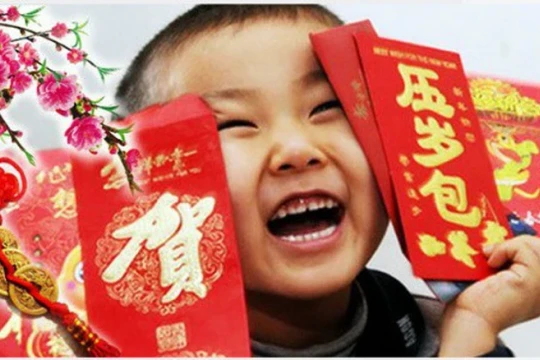 Lấy trộm tiền lì xì của con trai 10 tuổi, người cha bị kiện