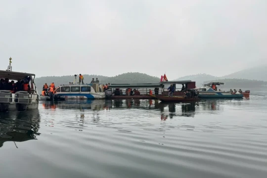 Vụ chìm tàu hồ Thác Bà khiến 6 người tử vong: Chở quá tải, bến không phép