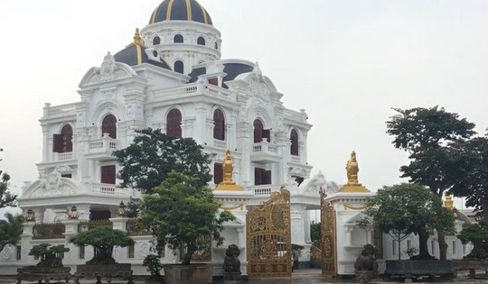‘Ông trùm’ thạch rau câu Long Hải sở hữu lâu đài dát vàng, giá trị trăm tỷ trên mảnh đất quê hương