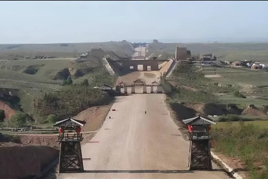 Phát hiện con đường 'cao tốc' không mọc cỏ suốt 2.000 năm, dài hơn 700km đi qua 14 huyện, thị, do 300.000 người xây dựng suốt 700 ngày