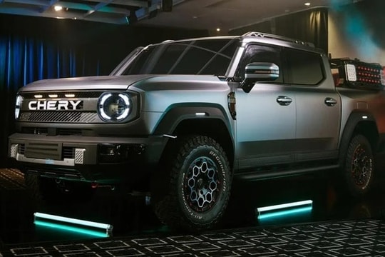 'Quái vật' bán tải dầu lai điện đầu tiên trên thế giới: Đấu Ford Ranger với công suất 348 mã lực, chở hàng lên tới 1.000 kg và kéo tới 3,5 tấn