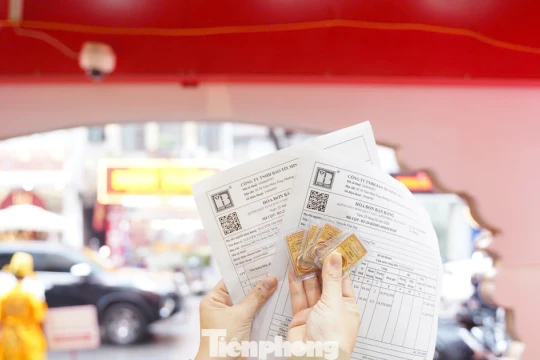 Nguồn cung khan hiếm, nhà vàng lấy hàng ở đâu để bán ngày Vía Thần tài?
